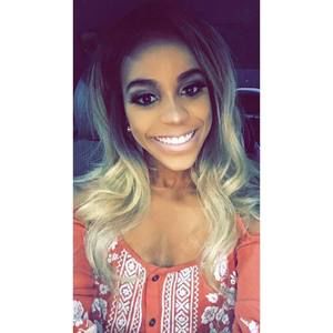 Meet your Posher, Leah